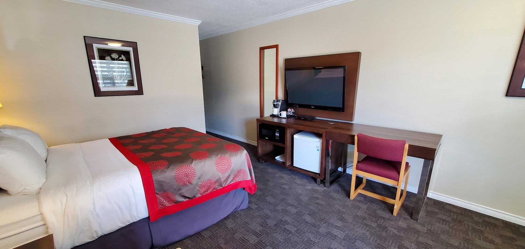 Grand Forks Inn Екстер'єр фото