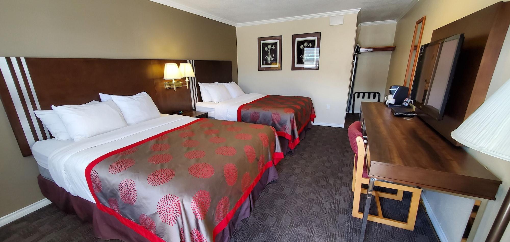 Grand Forks Inn Екстер'єр фото