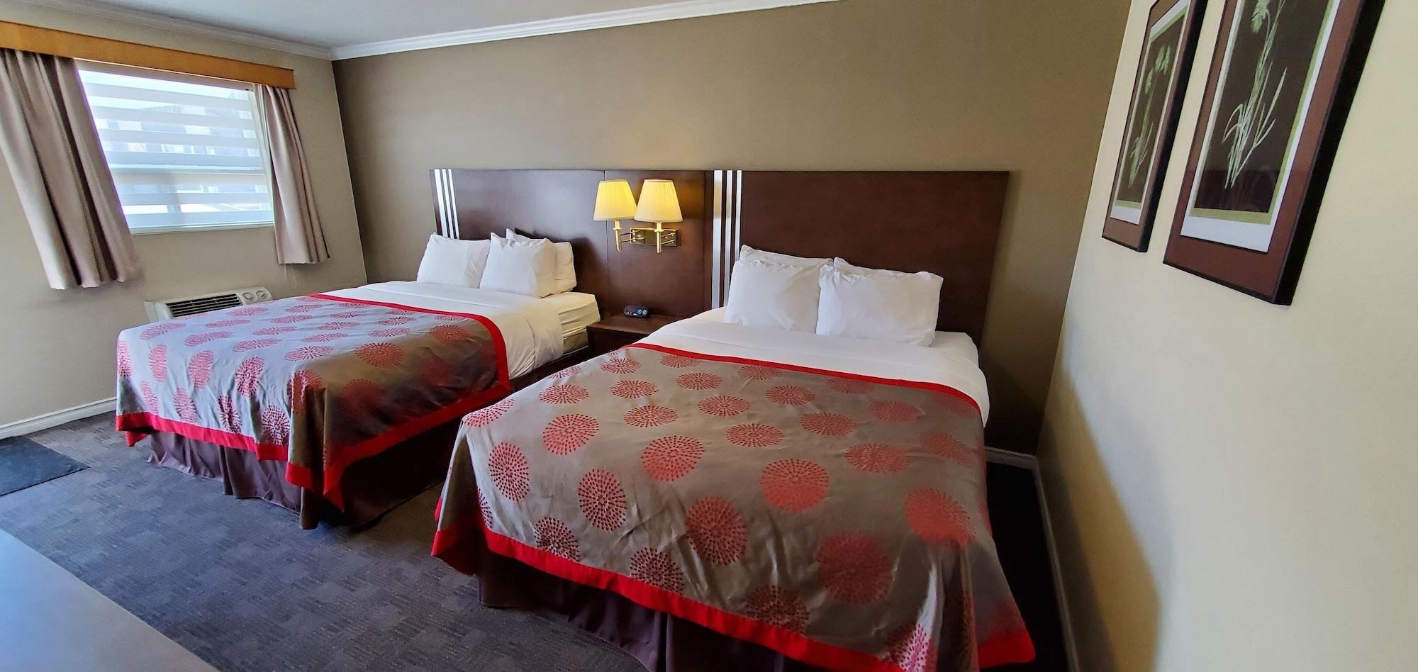 Grand Forks Inn Екстер'єр фото