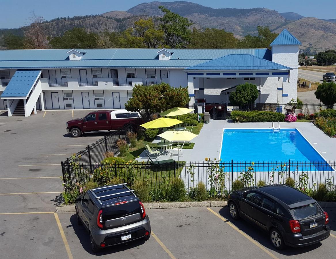 Grand Forks Inn Екстер'єр фото