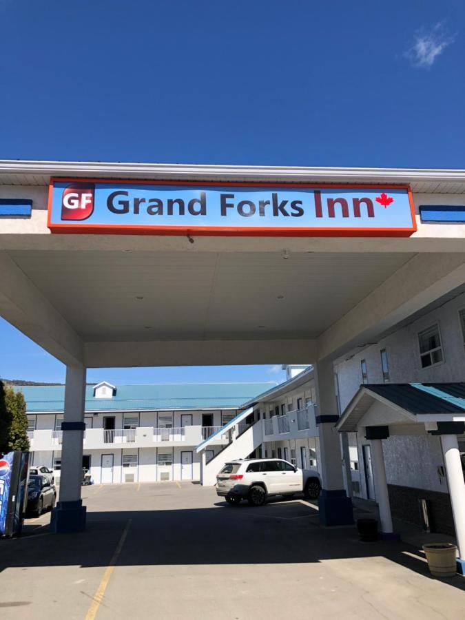 Grand Forks Inn Екстер'єр фото